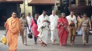  ಡಿಜಿಪಿ ಕೊಲ್ಲೂರಿಗೆ ಭೇಟಿ, ಚಂಡಿಕಾ ಹೋಮದಲ್ಲಿ ಭಾಗಿ