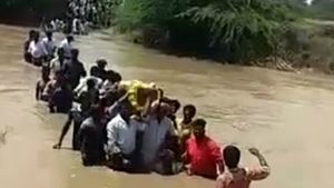  ಶವಸಂಸ್ಕಾರಕ್ಕೂ ಪರದಾಟ; ಅಸುಂಡಿ ಗ್ರಾಮದ ದಾರುಣ ಕಥೆ