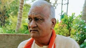 ಡಿಸಿಎಂ ಸವದಿಗೆ ಟಿಕೆಟ್ ಕೊಟ್ರೆ ನನಗೂ ಕೊಡಿ: ರಾಜು ಕಾಗೆ ಪಟ್ಟು