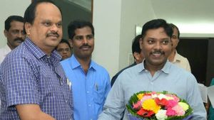  ರಾಜೀನಾಮೆ ಹಿಂಪಡೆಯುವಂತೆ ಪ್ರೀತಿಪಾತ್ರರ ಒತ್ತಾಯ; ತಟಸ್ಥವಾಗೇ ಉಳಿದ ಸೆಂಥಿಲ್