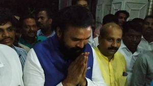 ಬಳ್ಳಾರಿ ವಿಭಜನೆ ಕುರಿತು ಸರ್ಕಾರದ ತೀರ್ಮಾನಕ್ಕೆ ಬದ್ಧವಾಗಿರಬೇಕು; ಶ್ರೀರಾಮುಲು