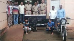 ಟಿಕ್ ಟಾಕ್ ಮಾಡಲು ಕ್ಯಾಮೆರಾ, ಲ್ಯಾಪ್ ಟಾಪ್ ಲಪಟಾಯಿಸಿದರು