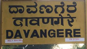 ಚಿತ್ರದುರ್ಗ-ದಾವಣಗೆರೆ ನೇರ ರೈಲು ಮಾರ್ಗಕ್ಕಾಗಿ ಕೇಂದ್ರ ಸಚಿವರಿಗೆ ಪತ್ರ