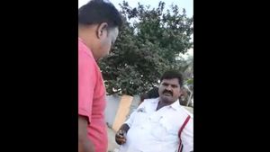 ದಾವಣಗೆರೆ: ಟ್ರಾಫಿಕ್ ಪೊಲೀಸ್ ಲಂಚಾವತಾರ ವಿಡಿಯೋದಲ್ಲಿ ಸೆರೆ