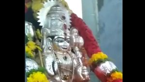 ಚಿಕ್ಕಮಗಳೂರಿನ ಬಿಂಡಿಗ ದೇವಿರಮ್ಮನ ಬೆಟ್ಟಕ್ಕೆ ಸಾವಿರಾರು ಮಂದಿ ಭೇಟಿ 