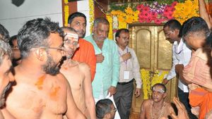 ಹಾಸನಾಂಬೆ ದೇವಿ ದರ್ಶನ ಅಂತ್ಯ, ಬಾಗಿಲು ಮುಚ್ಚಿದ ದೇವಾಲಯ 