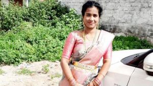 ಪ್ರಿಯಕರನ ಜೊತೆ ಸೇರಿ ತಾಯಿಯನ್ನೇ ಕೊಂದಳು! 