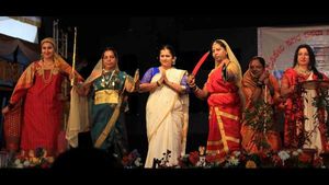 ಮಹಿಳಾ ದಸರಾ: ಕೊಡವ ಉಡುಗೆಯಲ್ಲಿ ಜಿಲ್ಲಾಧಿಕಾರಿ, ಎಸ್‌ಪಿ ಸಂಭ್ರಮ