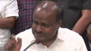 'ಸರ್ಕಾರದ ಉಳಿವು ನನ್ನ ಕೈಯಲ್ಲಿದೆ, ಜನರ ದುಡ್ಡು ಸುಮ್ಮನೆ ಖರ್ಚು ಮಾಡಿಸಲ್ಲ'