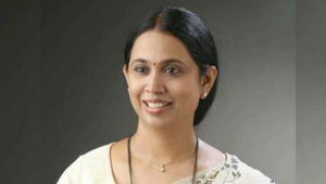 ಲಕ್ಷ್ಮಿ ಹೆಬ್ಬಾಳ್ಕರ್ ‌ಗೆ ಕೊಡಗು ಡಿಸಿಸಿ ಬ್ಯಾಂಕ್ ಸಾಲ ನೀಡಿಲ್ಲವಂತೆ...