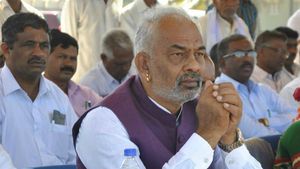 ರಾಜ್ಯ ರಾಜಕಾರಣದಲ್ಲಿ ಭಾರೀ ಸ್ಥಿತ್ಯಂತರ: ಹಾಸನಾಂಬೆಯ ಮುಂದೆ ಹೊಸ ಬಾಂಬ್ ಸಿಡಿಸಿದ ಎ ಮಂಜು 