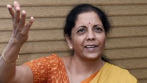 ಹುಬ್ಬಳ್ಳಿ: ಹಣಕಾಸು ಸಚಿವೆ ನಿರ್ಮಲಾ ಸೀತಾರಾಮನ್‌ಗೆ ಪ್ರತಿಭಟನೆ ಬಿಸಿ