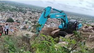 ಆಪರೇಶನ್ ಬಂಡೆ ಸಕ್ಸಸ್; ಸತತ ಕಾರ್ಯಾಚರಣೆ ನಂತರ ಕರಗಿದ ಕಲ್ಲು