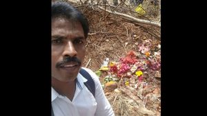 ಏಳು ತಲೆ ಸರ್ಪದ ಹಿಂದಿನ ಹುನ್ನಾರ; ಅಸಲಿ ಕಥೆ ಬಿಚ್ಚಿಟ್ಟ ಉರುಗ ತಜ್ಞ