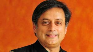 ಜುಂಗ್ವಾಂಗ್: 'ಮಹಾ' ರಾಜಕೀಯದ ಬಗ್ಗೆ ಶಶಿ ತರೂರು ಚೆಸ್ ಪದವೇನು..?