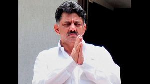 ನನಗೆ ಕೊಡಬಾರದ ಹಿಂಸೆ ಕೊಟ್ಟಿದ್ದಾರೆ, ಬಿಜೆಪಿ ಗೆಲ್ಲಿಸಬೇಡಿ: ಡಿಕೆಶಿ