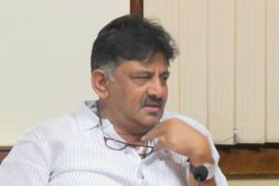 ಡಿ. ಕೆ. ಶಿವಕುಮಾರ್ ಪ್ರಭಾವ; 7 ಅಭ್ಯರ್ಥಿಗಳು ಅವಿರೋಧ ಆಯ್ಕೆ 