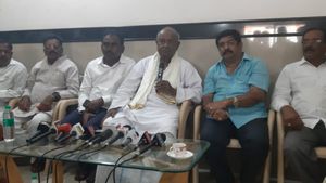 ಮಾಗಡಿಯಲ್ಲಿ ಡಿಕೆಶಿ ಬೆಂಬಲಕ್ಕೆ ನಿಂತ ಎಚ್.ಡಿ.ದೇವೇಗೌಡ