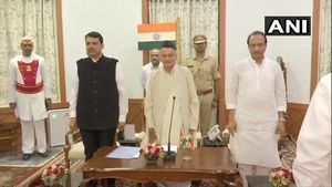 ರಾಷ್ಟ್ರಪತಿ ಭವನ, ಮಹಾರಾಷ್ಟ್ರದ ರಾಜಭವನ ನಡುವೆ  ನಡೆದಿದ್ದೇನು? 