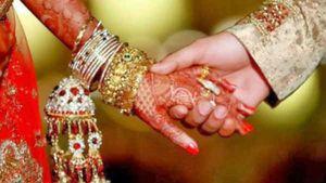 ವಧು-ವರರ ಕುಟುಂಬದ ನಡುವೆ ಮಾರಾಮಾರಿ, ಮೂವರಿಗೆ ಗಾಯ