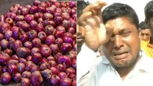 8 ರೂಪಾಯಿಗೆ ಒಂದು ಕೆಜಿ ಈರುಳ್ಳಿ: ಕಣ್ಣೀರು ಒರೆಸಲು ಸರ್ಕಾರವೇ ಇಲ್ಲ