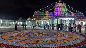 ಚಿತ್ರ; ಶೃಂಗೇರಿ ದೇಗುಲದಲ್ಲಿ ಚಿತ್ತ ಸೆಳೆಯುತ್ತಿದೆ ಈ ಬೃಹತ್ ರಂಗವಲ್ಲಿ...