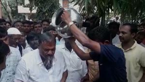 ಆರೋಪಕ್ಕೆ ಉತ್ತರವಾಗಿ ಗಳಗಳನೆ ಅತ್ತ ಅಶೋಕ ಪೂಜಾರಿ