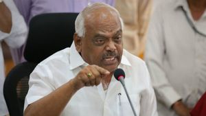 ಅನರ್ಹರಿಗೆ ಮತ ಕೇಳುವ ಅರ್ಹತೆ ಇಲ್ಲ: ರಮೇಶ್ ಕುಮಾರ್