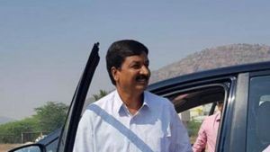 ರಮೇಶ್ ಜಾರಕಿಹೊಳಿ ಸೋಲಿಸಲು ಒಂದಾದ ನಾಯಕರು! 