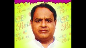 ನಾಮಪತ್ರ ವಾಪಸ್ ಪಡೆದು ಕಣ್ಣೀರಿಟ್ಟ ಕಾಂಗ್ರೆಸ್ ಬಂಡಾಯ ಅಭ್ಯರ್ಥಿ