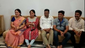 ಸುಪ್ರೀಂ ತೀರ್ಪು; ಶಿವರಾಮ್ ಹೆಬ್ಬಾರ್ ಪತ್ನಿ ಹೇಳಿದ್ದೇನು?