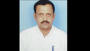  ತಮ್ಮನ್ನು ಹೊಗಳಲಿಲ್ಲ ಎಂದು ನಿಂದಿಸಿದ ಶಾಸಕರ ಮಗ; ಆತ್ಮಹತ್ಯೆಗೆ ಯತ್ನಿಸಿದ ಶಿಕ್ಷಕ