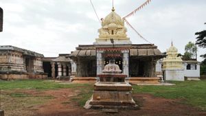  ಮೂರು ಗಡಿ ಕಲ್ಲು ಸೇರುವಲ್ಲಿದೆ ಇತಿಹಾಸ ಪ್ರಸಿದ್ಧ ತ್ರ್ಯಂಬಕೇಶ್ವರ ದೇಗುಲ
