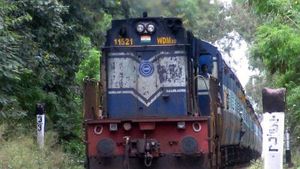 ಪ್ರಯಾಣಿಕರ ಗಮನಕ್ಕೆ: ಹಲವಾರು ರೈಲು ರದ್ದು, ಮಾರ್ಗ ಬದಲಾವಣೆ 
