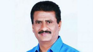 ಯಡಿಯೂರಪ್ಪ ಕಾಲಿಗೆ ಬಿದ್ದ ಜೆಡಿಎಸ್ ಶಾಸಕ ಸುರೇಶ್ ಗೌಡ