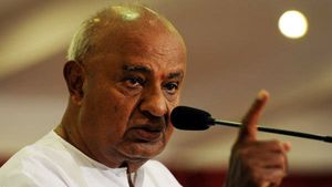 ದೋಸ್ತಿಗೆ ದಂಗು ಬಡಿಸಿದ ದೇವೇಗೌಡರು: ಇದು ಹೆಚ್ ಡಿಡಿ ಬಾಂಬ್! 