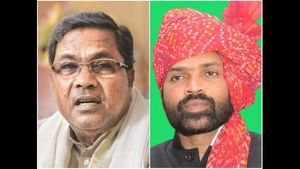 ನಿಮ್ಮ ತಟ್ಟೆಯಲ್ಲಿ ಹೆಗ್ಗಣ ಬಿದ್ದಿದೆ: ಸಿದ್ದರಾಮಯ್ಯ ವಿರುದ್ಧ ಶ್ರೀರಾಮುಲು ಟೀಕೆ
