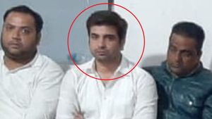 ಗುಜರಾತ್ ನಲ್ಲಿ ಖಾಕಿ ಮೇಲೆ ಕಲ್ಲು ತೂರಿದವರ ಬಂಧನ 