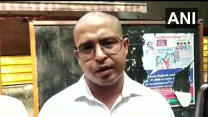 ಉದ್ಧವ್ ಠಾಕ್ರೆ ವಿರುದ್ಧ ಪೋಸ್ಟ್‌: ಗೂಂಡಾಗಿರಿ ಮೆರೆದ ಕಾರ್ಯಕರ್ತರು