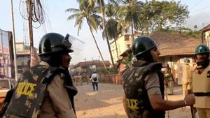 'ಇಷ್ಟು ಗುಂಡು ಹಾರಿಸಿಯೂ ಒಬ್ಬನೂ ಸಾಯಲಿಲ್ಲವಲ್ಲ': ವೈರಲ್ ವಿಡಿಯೋ