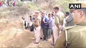 15 ಅಡಿ ಆಳದ ಬೋರ್ ವೆಲ್ ಗೆ ಬಿದ್ದ 4 ವರ್ಷದ ಪೋರಿ 