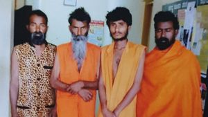  ಸಾಧುಗಳ ಸೋಗಿನಲ್ಲಿ ಬಂದು ಬೂದಿ ನೀಡಿದವರೀಗ ಪೊಲೀಸರ ಅತಿಥಿ