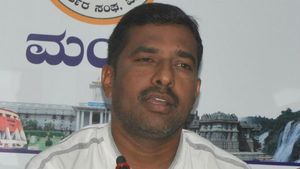 ಜೆಡಿಎಸ್ ಕಾರ್ಯಕರ್ತ ದೇವೇಗೌಡರ ಕ್ಷಮೆ ಕೋರಿದ್ದೇಕೆ?