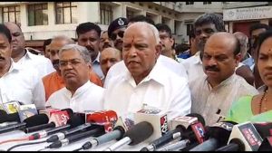  ಮಣಿಪಾಲಕ್ಕೆ ಭೇಟಿ ನೀಡಿ ಶ್ರೀಗಳ ಆರೋಗ್ಯ ವಿಚಾರಿಸಿದ ಬಿಎಸ್ ವೈ, ವೀರೇಂದ್ರ ಹೆಗ್ಗಡೆ