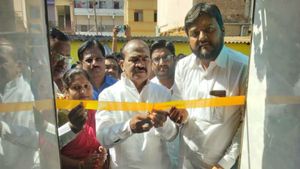 ಹರಿಹರದಲ್ಲಿ ಹೈಟೆಕ್ ಪ್ರೀ ಕಾಸ್ಟ್ ಸಾಮೂಹಿಕ ಶೌಚಾಲಯ ಉದ್ಘಾಟನೆ 