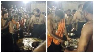 ಸುಡುವ ಎಣ್ಣೆಯಲ್ಲಿ ಕೈ ಹಾಕಿದ ಅಯ್ಯಪ್ಪ ಭಕ್ತರು