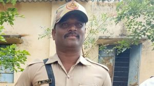  ಹಬ್ಬಕ್ಕೆ ಬಂದ ಮಗ ಮಸಣ ಸೇರಿದ; ಕನಕಪುರದಲ್ಲಿ ಪೊಲೀಸ್ ಪೇದೆ ಶವ ಪತ್ತೆ