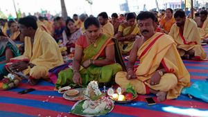 ರೇಷ್ಮೆ ನಗರಿಯಲ್ಲಿ 108 ದಂಪತಿಗಳಿಂದ ಶನಿ ಶಾಂತಿ ಪೂಜೆ 