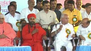 ಸಚಿವ ಸ್ಥಾನ ಕೇಳುವ ಸ್ವಾಮೀಗಳು; ಸ್ವಾಮೀಗಳಲ್ಲೇ ಪರ-ವಿರೋಧದ ಚರ್ಚೆ