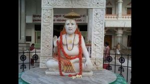 'ರಾಯರ ಮಂತ್ರಾಲಯ' ಕ್ಷೇತ್ರ ಕರ್ನಾಟಕಕ್ಕೆ: ಏನಿದು ಆಂಧ್ರದಲ್ಲಿ ಹೊಸ ಬೇಡಿಕೆ? 